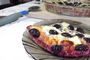 Pizza cu struguri si branzeturi