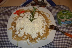 Spaghete integrale cu crema de branza cu smantana Delaco