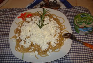 Spaghete integrale cu crema de branza cu smantana Delaco