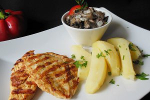 Piept de pui cu sote de ghebe