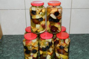 Fructe murate in otet (reteta Motan)