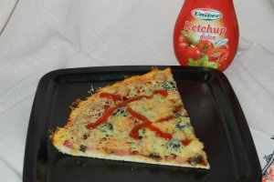 Pizza cu costita si ciuperci