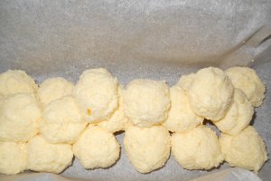 Chec cu bombite de branza