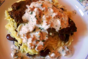 Porc cu sos gorgonzola si nuci