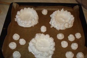 Mini Pavlova cu vanilie si krant