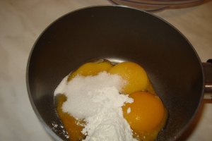 Mini Pavlova cu vanilie si krant