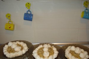 Mini Pavlova cu vanilie si krant