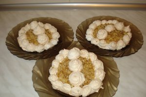 Mini Pavlova cu vanilie si krant
