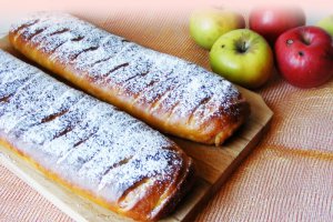 Strudel cu mere si budinca