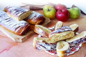 Strudel cu mere si budinca