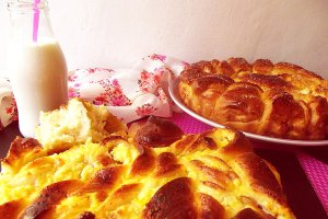 Plăcintă cu brânză dulce şi stafide „ Floarea soarelui”