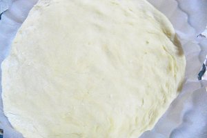 Plăcintă cu brânză dulce şi stafide „ Floarea soarelui”