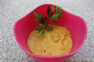 Supa de gaina de casa cu galuste de pesmet