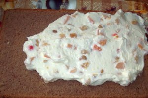 Prajitura cu crema de vanilie si fructe