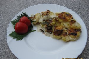 Zwiebelrostbraten(Friptura de vita cu ceapa prajita) si cartofi gratin