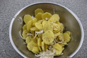 Zwiebelrostbraten(Friptura de vita cu ceapa prajita) si cartofi gratin