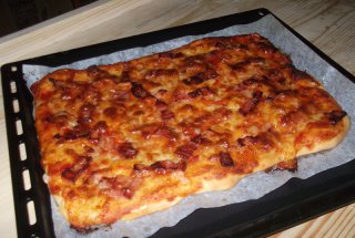 Pizza cu bacon