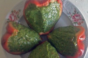 Pateu de avocado cu spanac