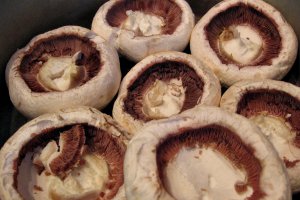 Ciuperci umplute, in sos dulce-picant