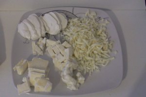 Pizza Quattro Formaggi (cu branzeturi)