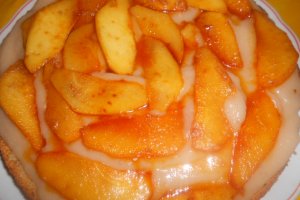 Tort de pere cu crema ganache