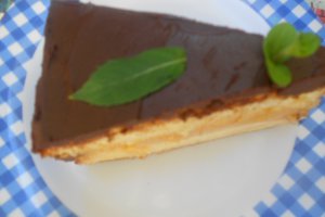 Tort de pere cu crema ganache