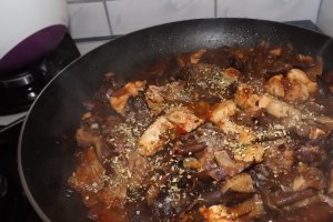 Mancarica picanta cu ghebe si piept de pui