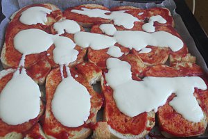 Pizza din felii de paine