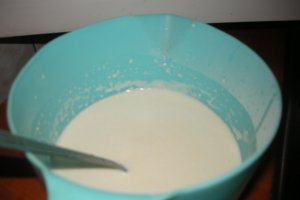 Clatite cu toping de caramel