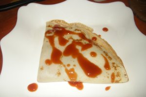 Clatite cu toping de caramel