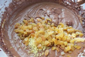 Chec cu cacao si stafide