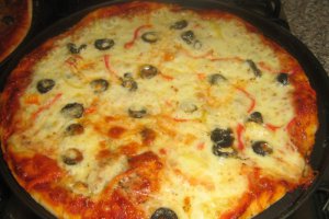 Pizza cu mozarella si ardei