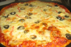 Pizza cu mozarella si ardei