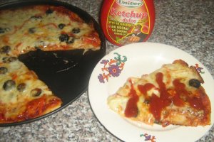 Pizza cu mozarella si ardei