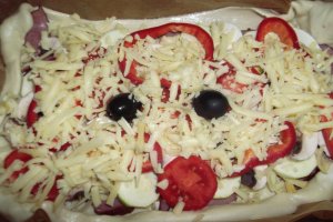 Pizza cu pastrama de vita,ciuperci si dovlecel
