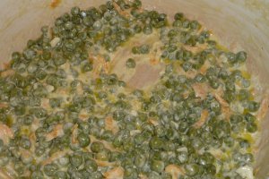 Aperitiv rustic cu spanac, mazare si branzeturi