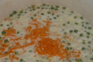 Aperitiv rustic cu spanac, mazare si branzeturi