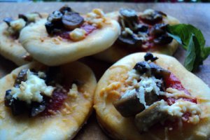 Mini-pizza cu ciuperci