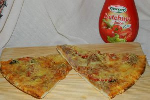Pizza cu ton