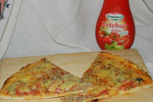 Pizza cu ton