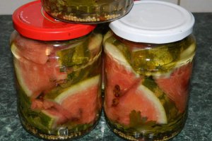 Pepene verde in otet (reteta Motan)