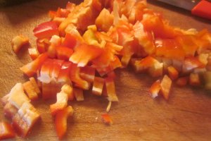 Salată de paste colorate