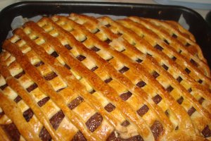 Prajitura cu gem de prune si nuca