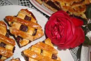 Prajitura cu gem de prune si nuca