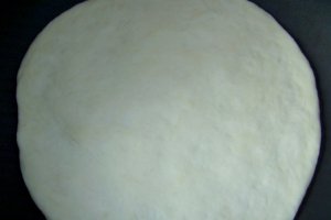 Pizza cu somon afumat la tigaie