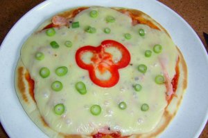 Pizza cu somon afumat la tigaie