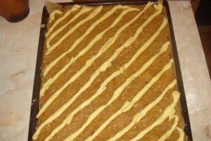 Prajitura cu mere si glazura de ciocolata
