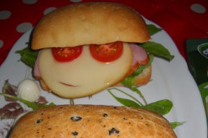 Sandvis cu bacon si cascaval