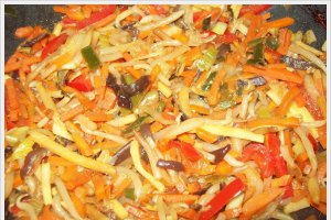 Pulpe de pui aromate cu legume chinezesti