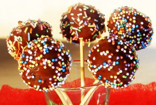 Cake pops cu rom si ciocolata
